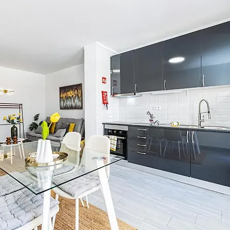 아파트 One-bedroom Within Walking Distance Of Da Rocha And Marina De 포티마오